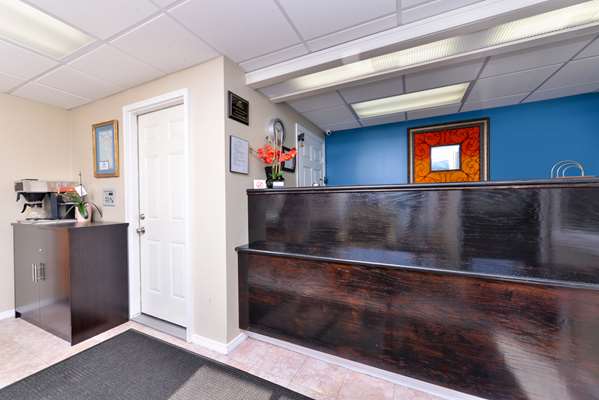  - Americas Best Value Inn New London - I-95, Exits 82A & 83
