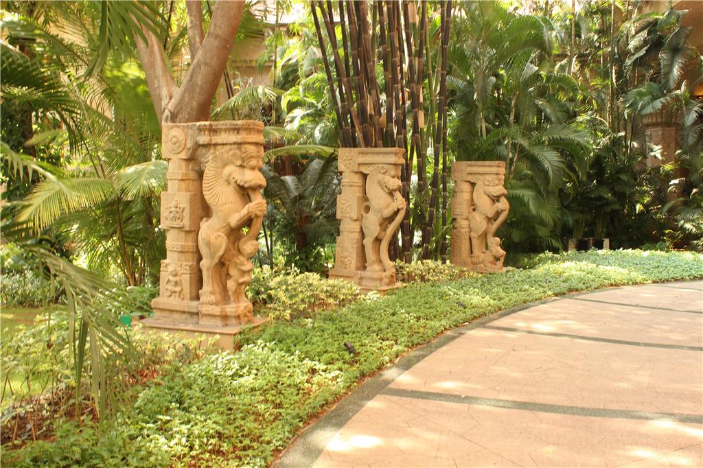 Hotel Regaalis Bangalore
