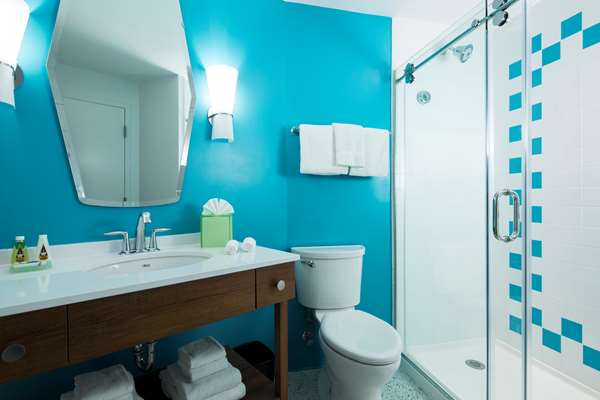 Suite - Universal's Cabana Bay Beach Resort Orlando - I-4, Exits 74B & 75A