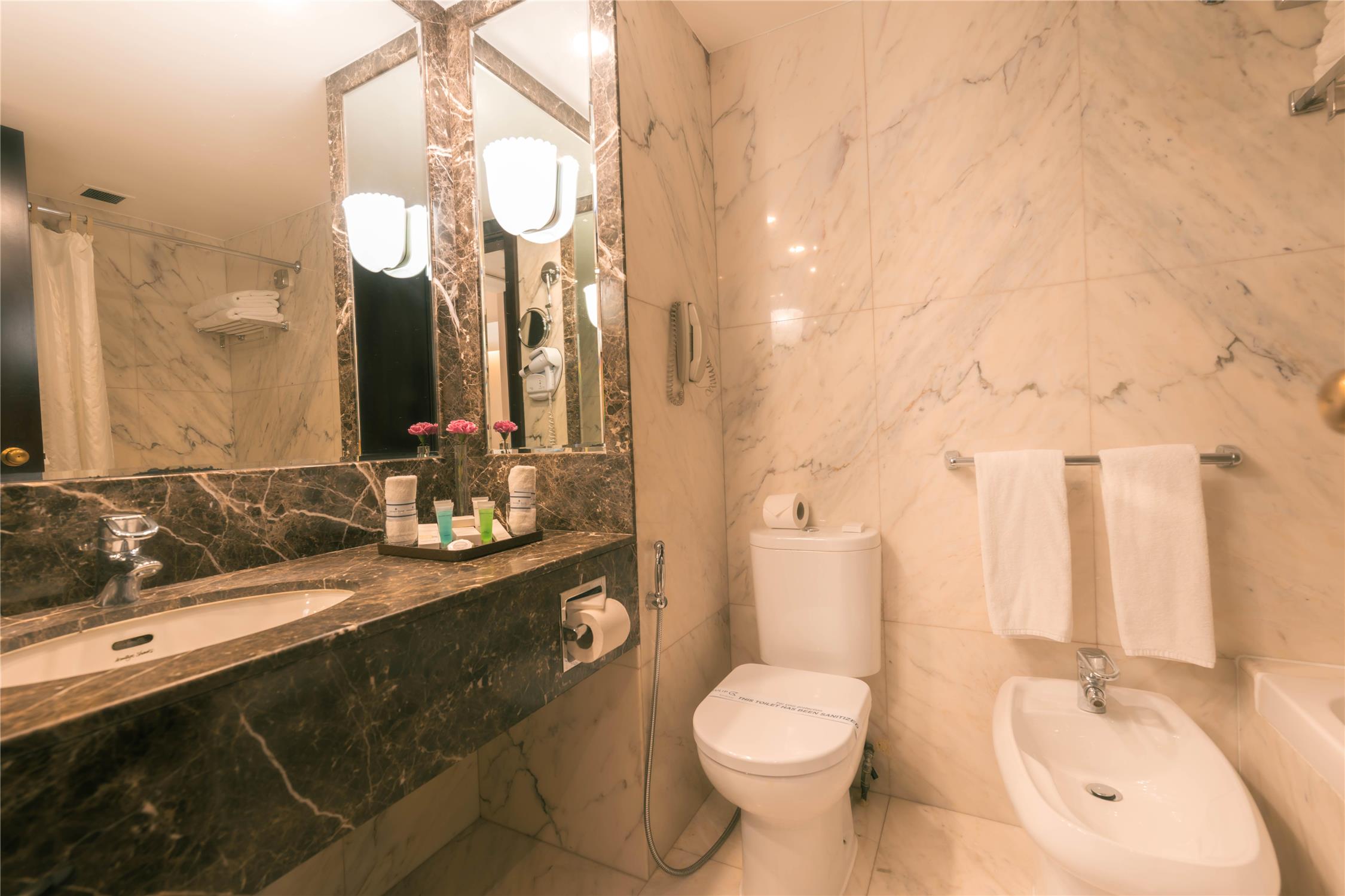 HOTEL GOLDEN TULIP BAHRAIN - Bathroom