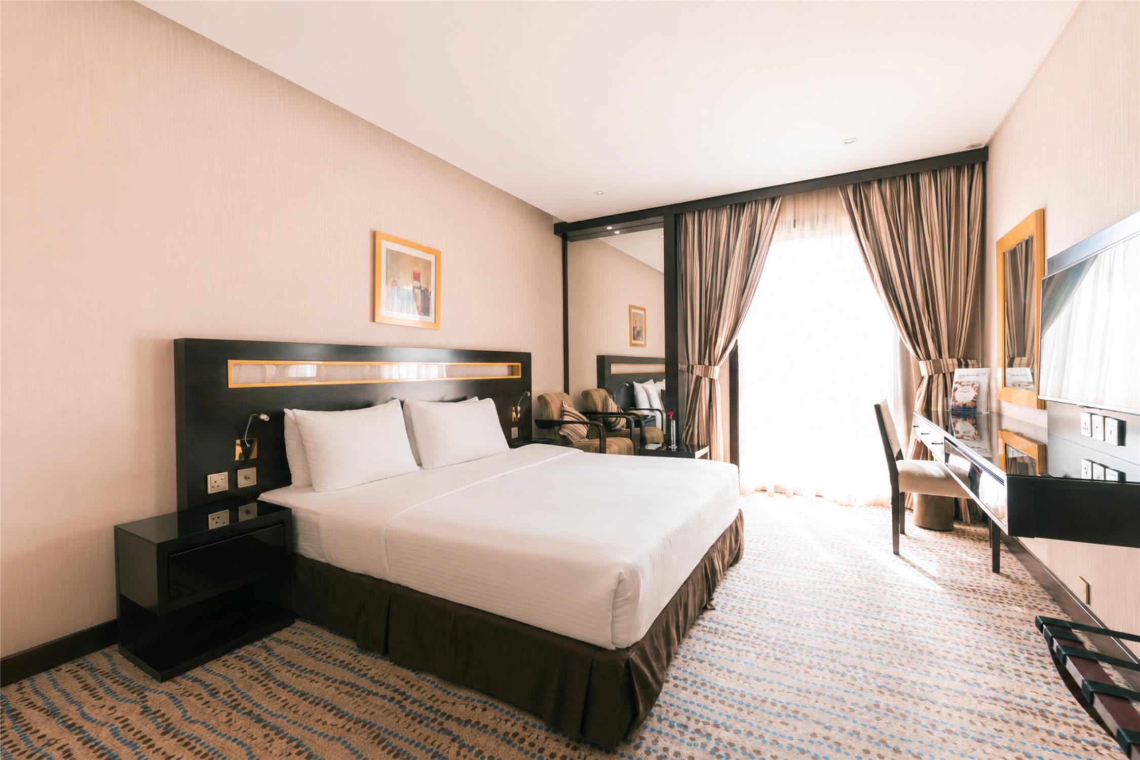 Deluxe Room King Bed