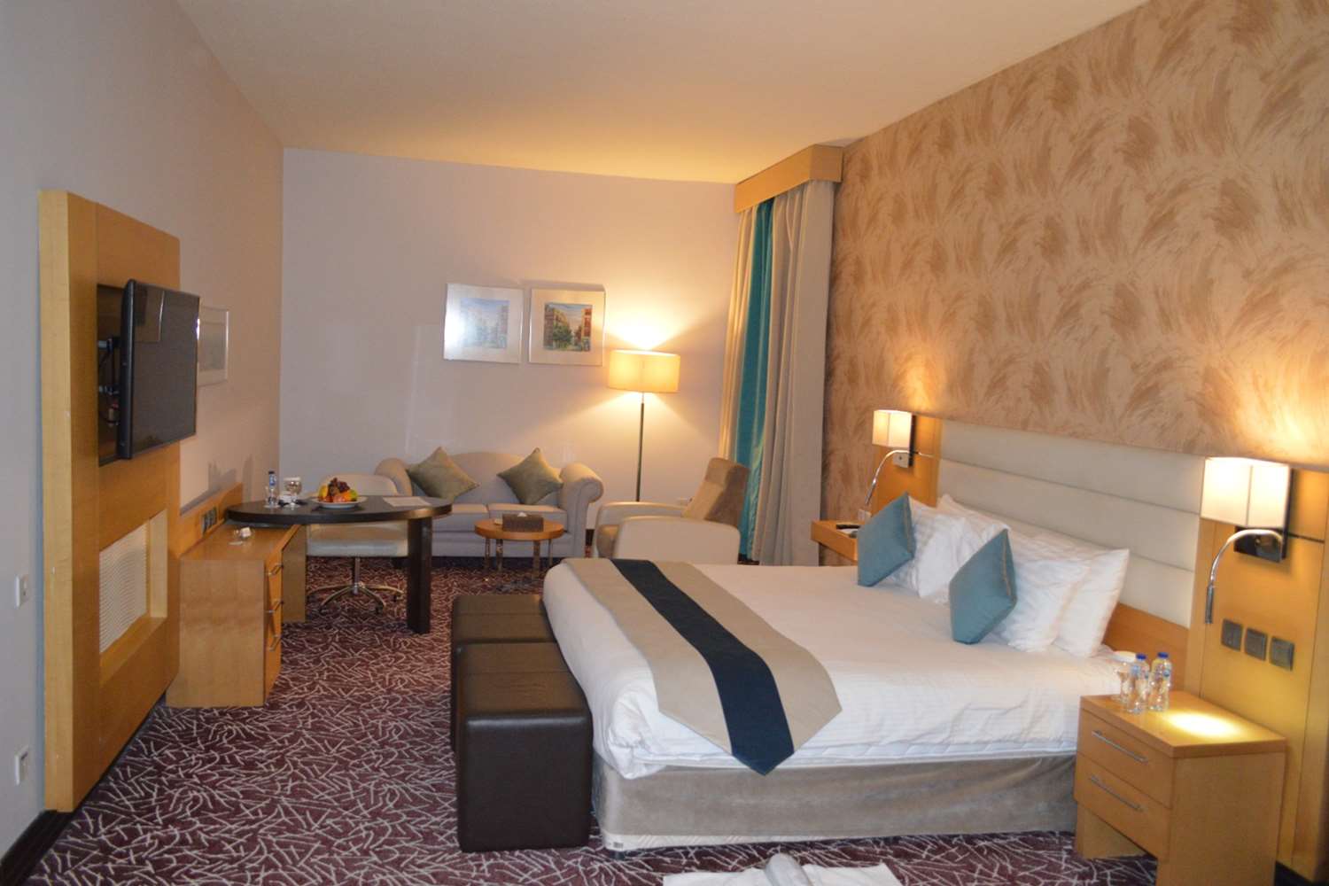 HOTEL GOLDEN TULIP HAIL - PHOTO