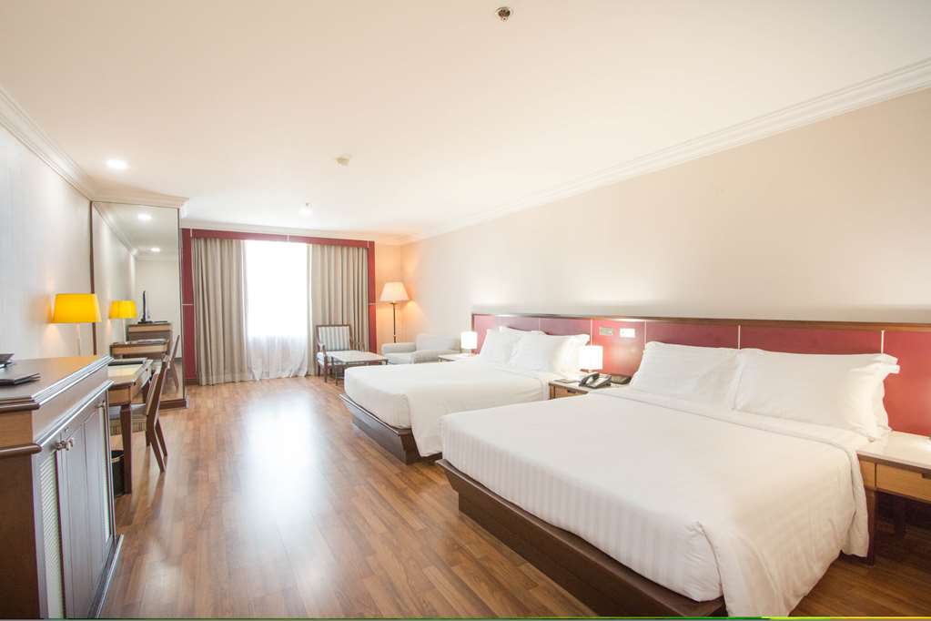 GOLDEN TULIP SOVEREIGN HOTEL BANGKO-guestroom-Guest Room,Suite,On-Site.jpg