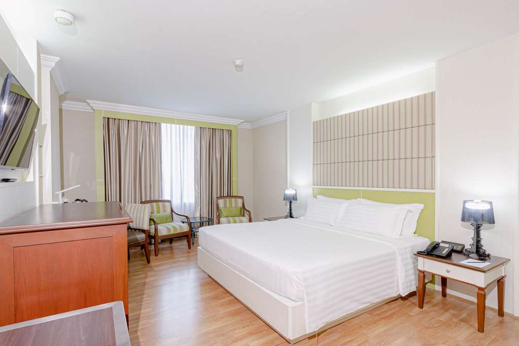 GOLDEN TULIP SOVEREIGN HOTEL BANGKO-guestroom-Guest Room,On-Site.jpg