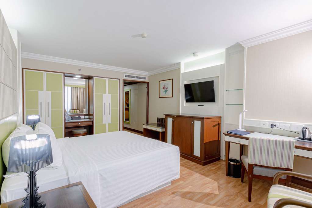 GOLDEN TULIP SOVEREIGN HOTEL BANGKO-guestroom-Guest Room,Guest Room Amenity,On-Site.jpg