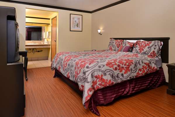  - Americas Best Value Inn Pasadena - I-210, Exit 30
