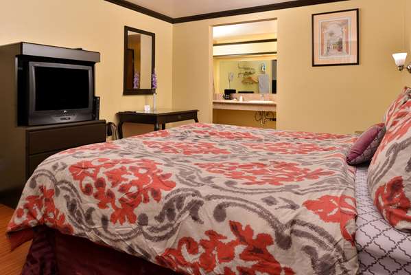  - Americas Best Value Inn Pasadena - I-210, Exit 30