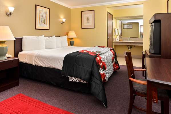  - Americas Best Value Inn Pasadena - I-210, Exit 30