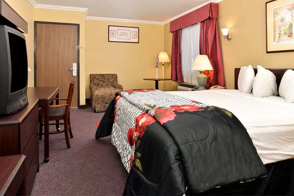  - Americas Best Value Inn Pasadena - I-210, Exit 30