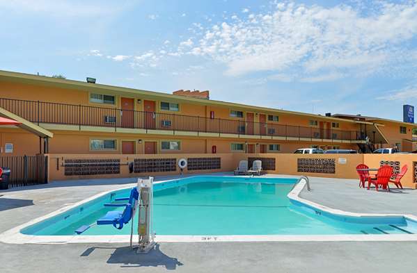 Pool - Americas Best Value Inn Ponca City