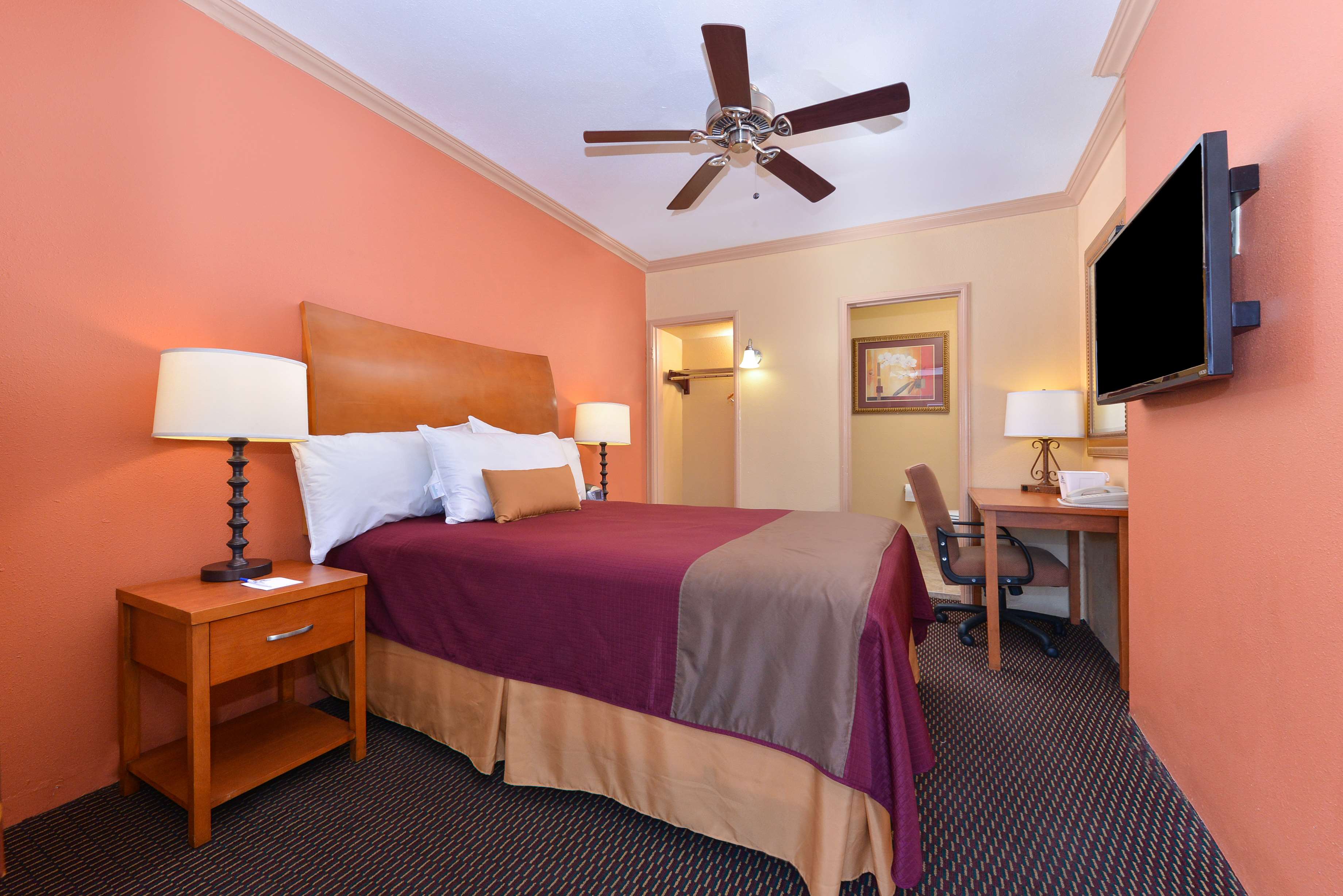 1 Double Bed Non-Smoking image