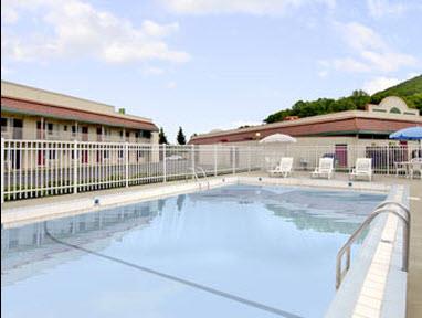 Pool - Americas Best Value Inn Marion - I-40, Exit 85