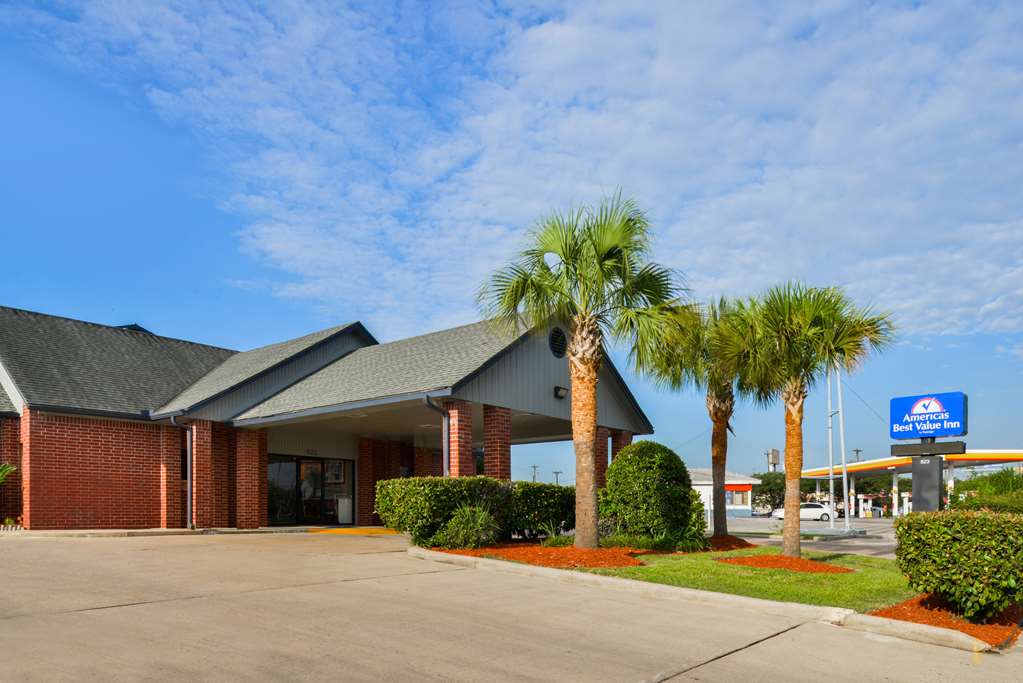 Hotels Near William P Hobby Airport In Americas Best Value Inn Pasadena Houston