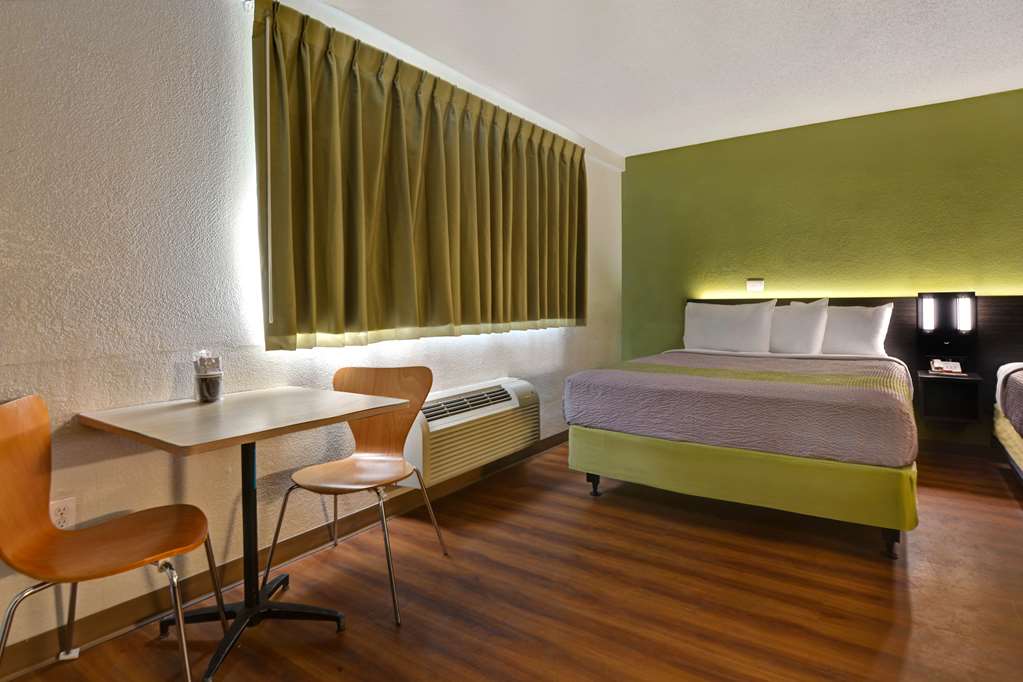MOTEL 6 COCOA BEACH-guestroom-Guest Room,On-Site.jpg