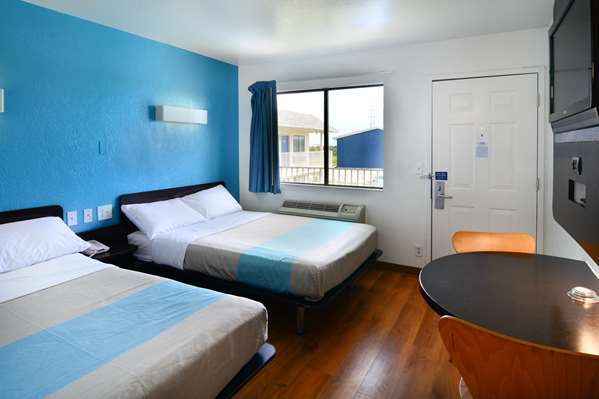  - Travelodge Parsippany - I-80, Exit 45 & 47