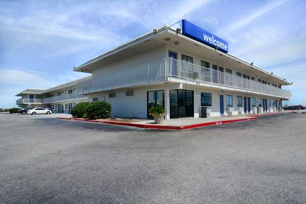 Exterior view - Travelodge Parsippany - I-80, Exit 45 & 47