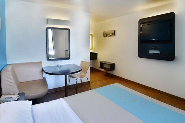  - Travelodge Parsippany - I-80, Exit 45 & 47