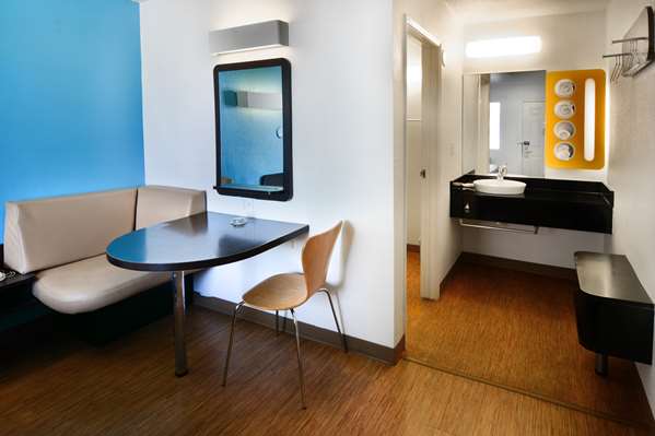  - Travelodge Parsippany - I-80, Exit 45 & 47