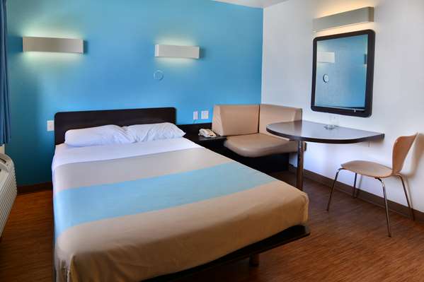  - Travelodge Parsippany - I-80, Exit 45 & 47