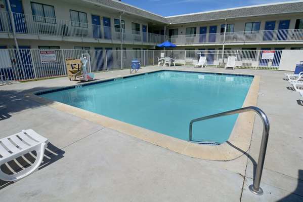 Pool - Travelodge Parsippany - I-80, Exit 45 & 47