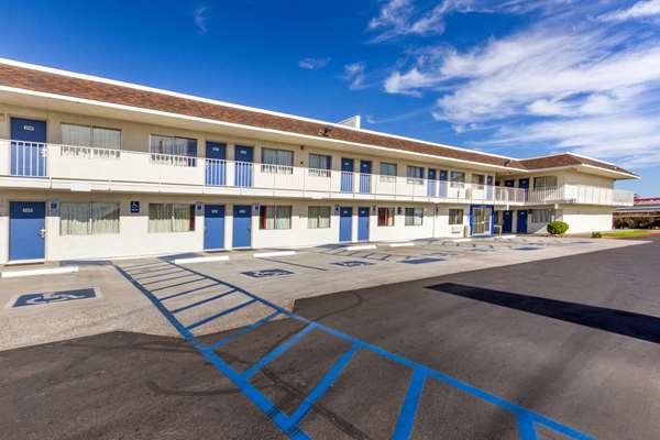Accessibility,On-Site,Outdoor/Exterior,Parking,Day,Exterior View of Building