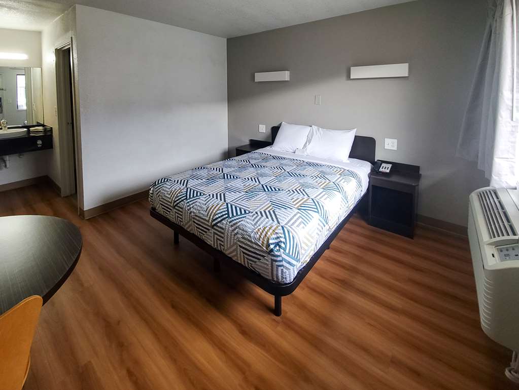 MOTEL 6 WACO BELLMEAD-guestroom-Guest Room,On-Site.jpg