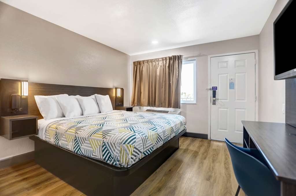 MOTEL 6 SAN BERNARDINO NORTH-guestroom-Guest Room,On-Site.jpg