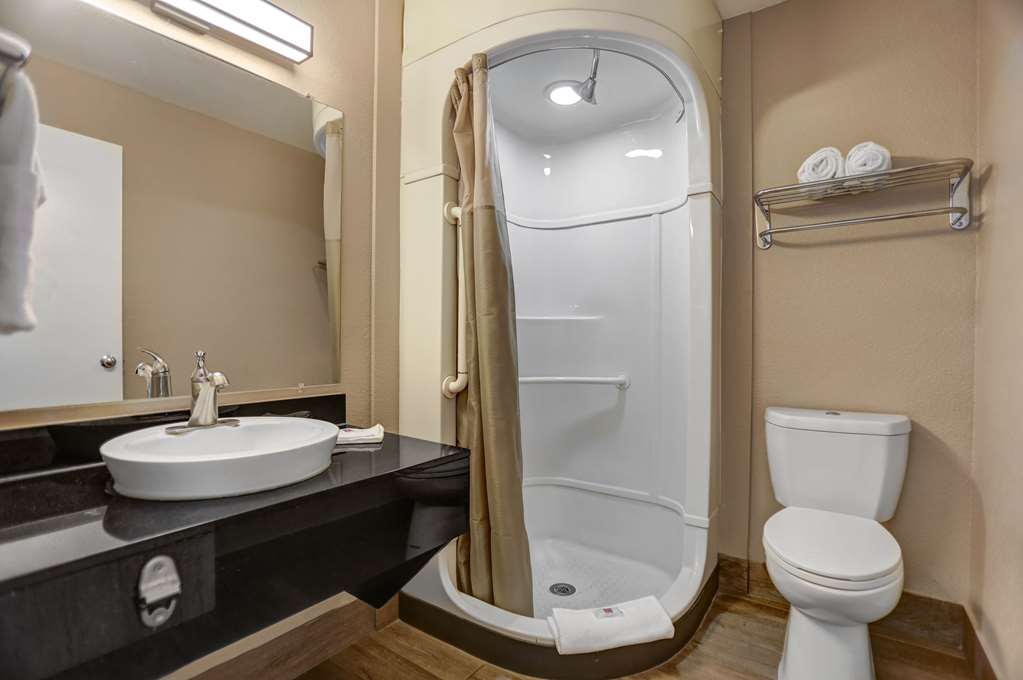 MOTEL 6 SAN BERNARDINO NORTH-guestroom-Guest Room,Bathroom,On-Site.jpg