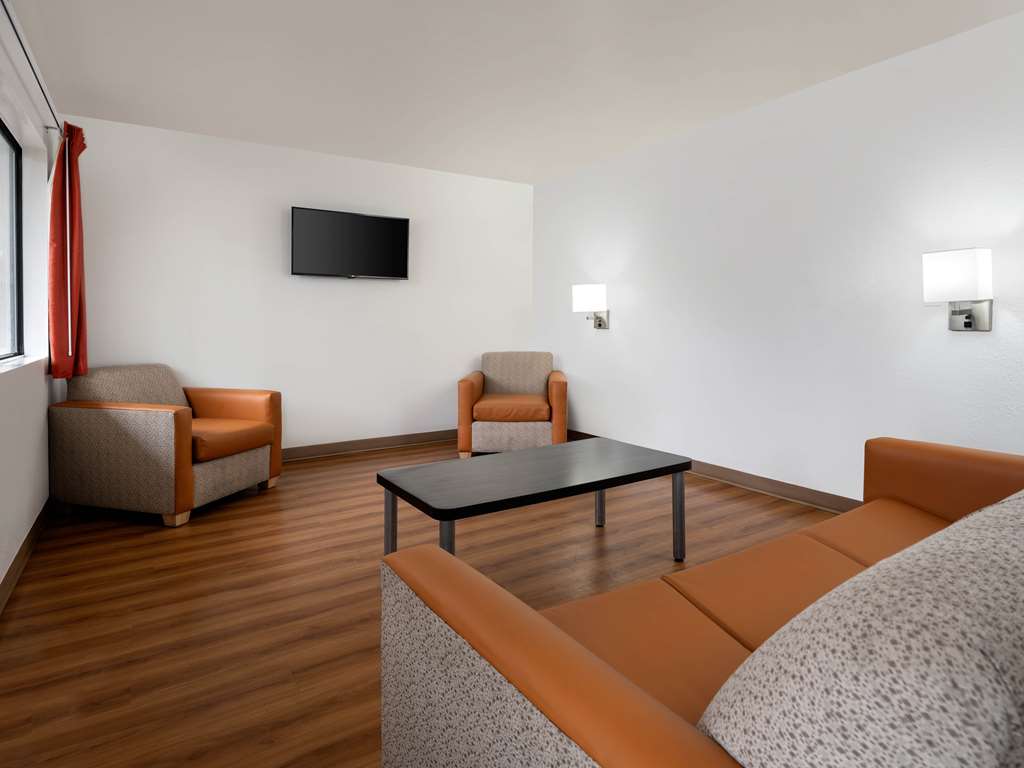 MOTEL 6 SANTA MARIA-guestroom-Guest Room,Guest Room Amenity,On-Site.jpg