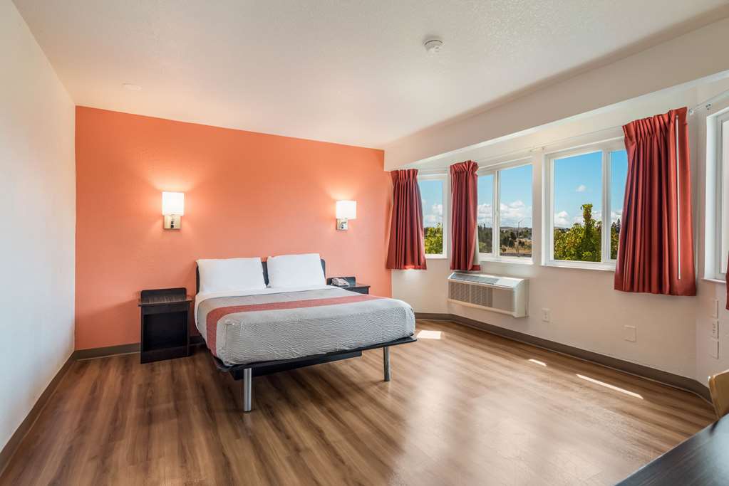 MOTEL 6 ROHNERT PARK-guestroom-Guest Room,On-Site.jpg