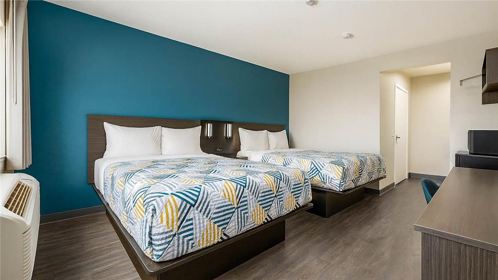 MOTEL 6 WESTMINSTER NORTH-guestroom-Guest Room,On-Site.jpg