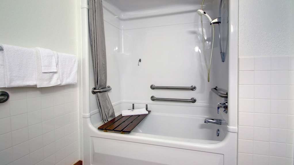 MOTEL 6 SPRINGFIELD IL-guestroom-Guest Room,Bathroom,On-Site.jpg