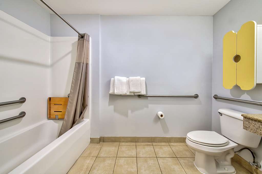 MOTEL 6 LOS ANGELES, CA - LAX-guestroom-Guest Room,Bathroom,On-Site.jpg
