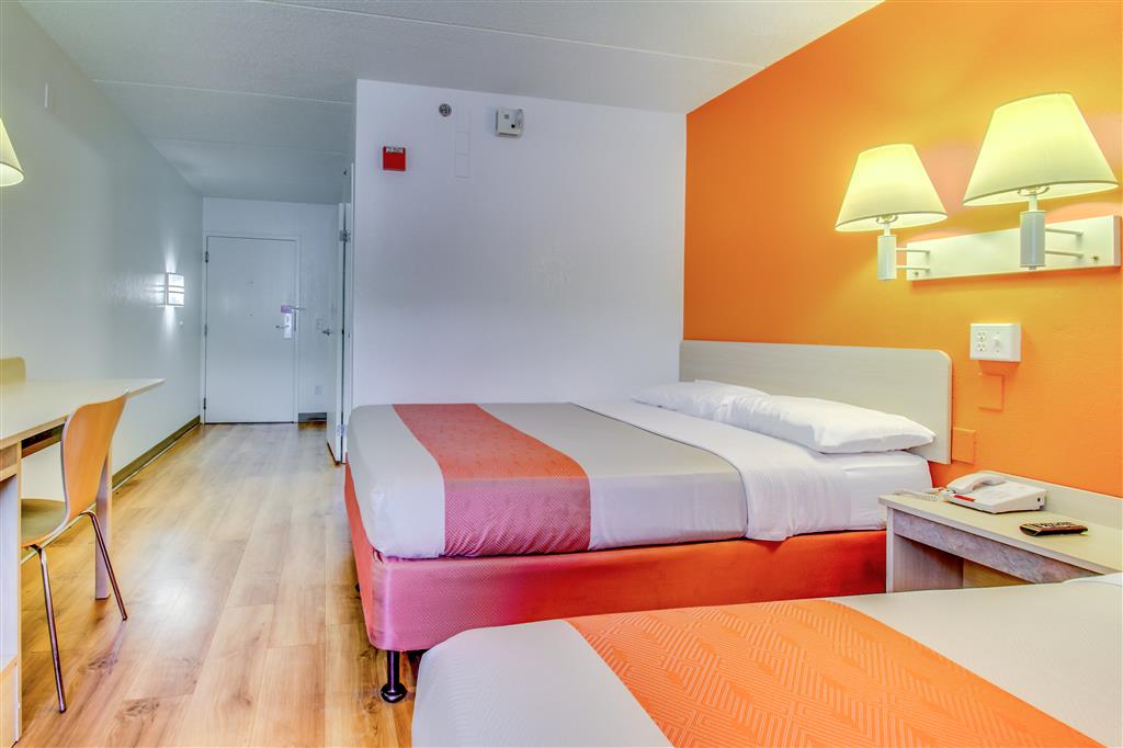 MOTEL 6 BUFFALO - AMHERST-guestroom-Guest Room,Bed,Queen bed,Guest Room Amenity,Indoor/Interior,On-Site,Furnishings,Double Room.jpg