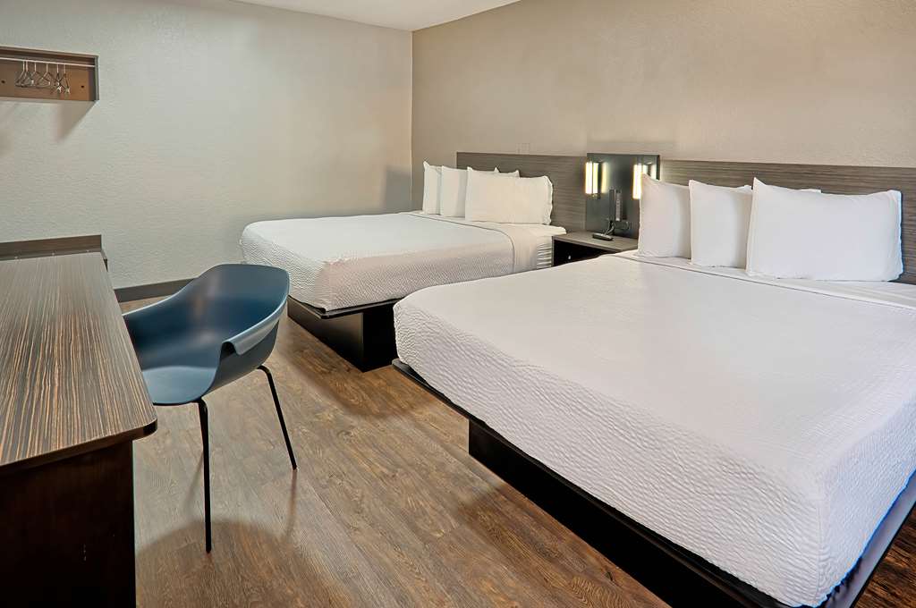 MOTEL 6 LANCASTER-guestroom-Guest Room,On-Site.jpg