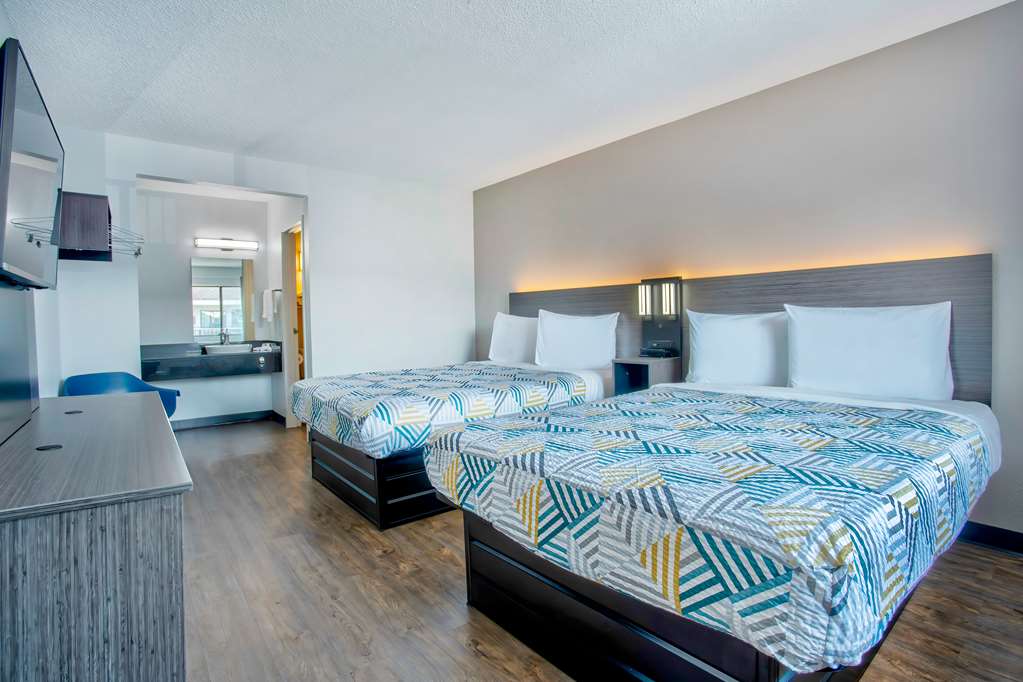 MOTEL 6 SALEM-guestroom-Guest Room,On-Site.jpg