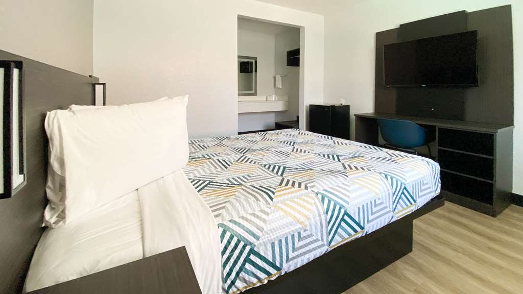 MOTEL 6 COSTA MESA-guestroom-Guest Room,On-Site.jpg