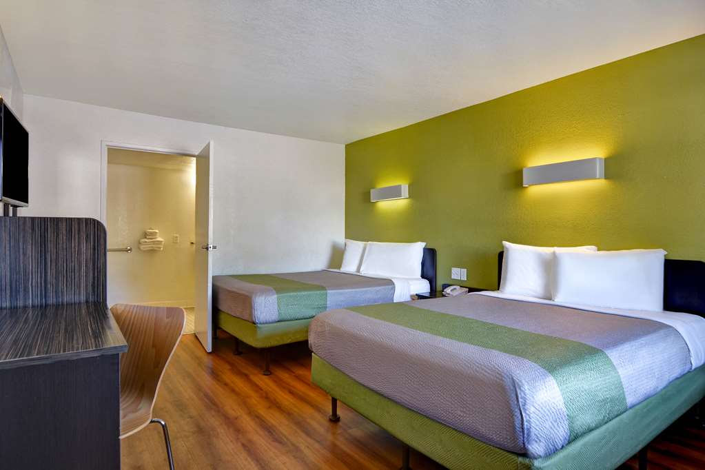 MOTEL 6 DESTIN FL-guestroom-Guest Room,On-Site.jpg