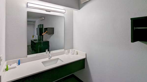  - Super 8 Hotel Burlington