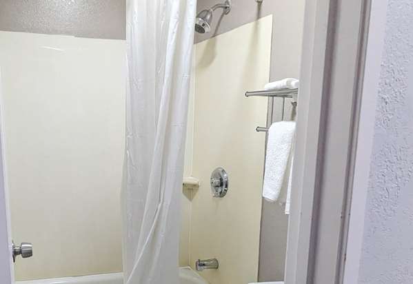  - Super 8 Hotel Burlington