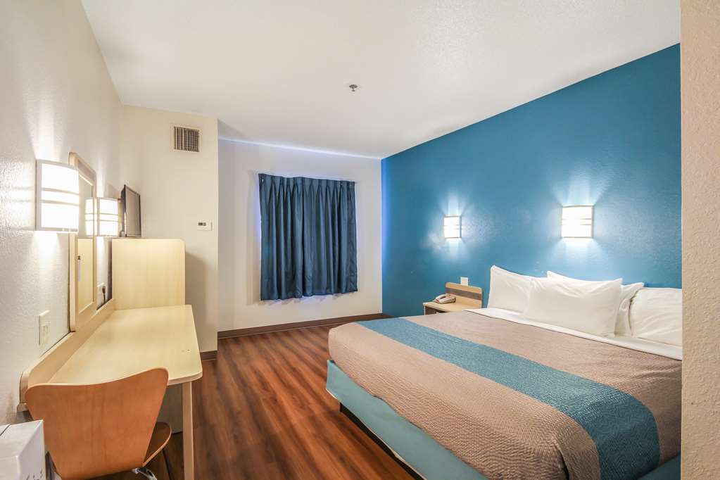 MOTEL 6 NEW BRAUNFELS-guestroom-Guest Room,Indoor/Interior,On-Site.jpg