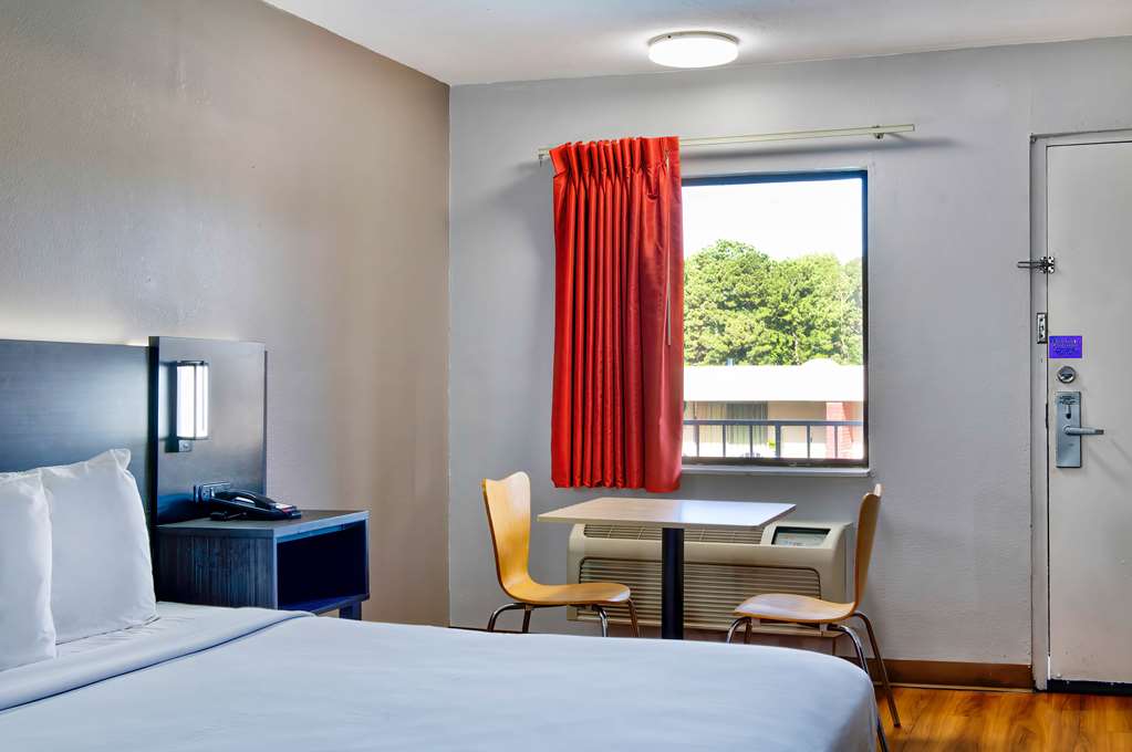 MOTEL 6 GAINESVILLE GA-guestroom-Guest Room,On-Site.jpg