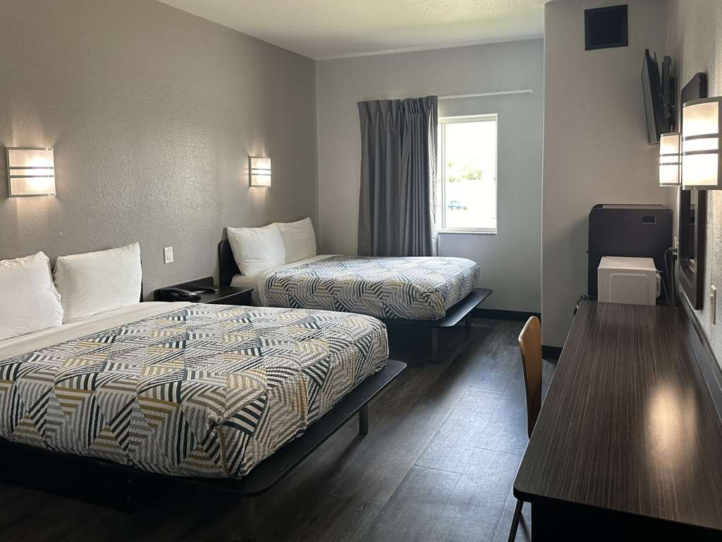 MOTEL 6 MISSION TX-guestroom-Guest Room,On-Site.jpg