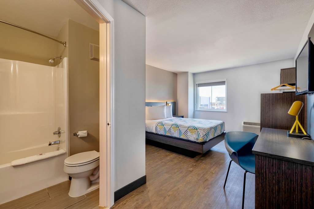MOTEL 6 NORMAN OK-guestroom-Guest Room,On-Site.jpg