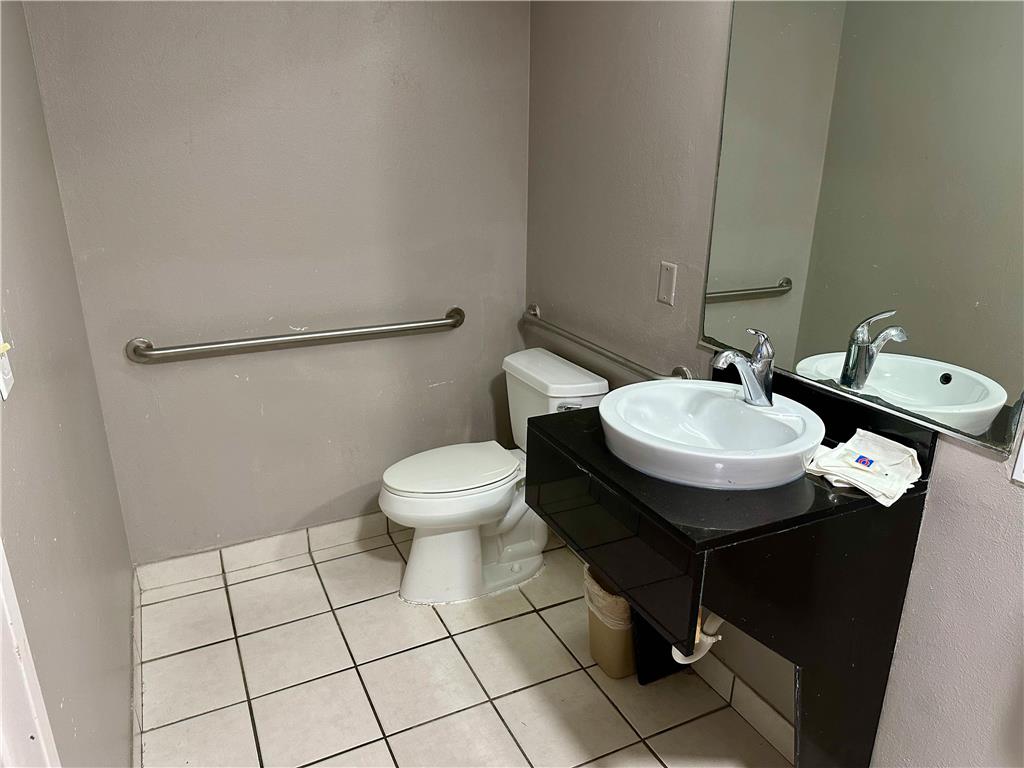 MOTEL 6 WEST MONROE-guestroom-Guest Room,Bathroom,Accessibility,On-Site.jpg