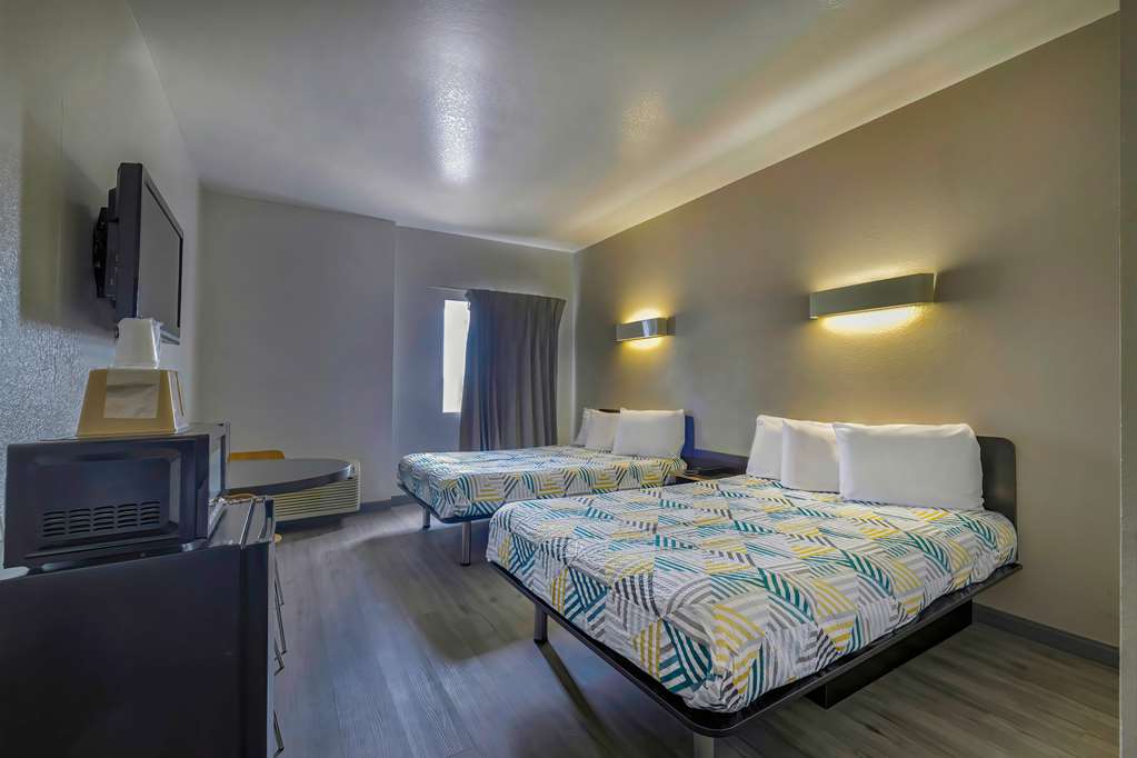 MOTEL 6 CEDAR PARK-guestroom-Guest Room,On-Site.jpg