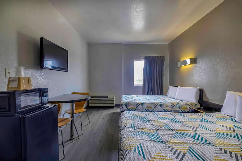 MOTEL 6 CEDAR PARK-guestroom-Guest Room,Suite,On-Site.jpg