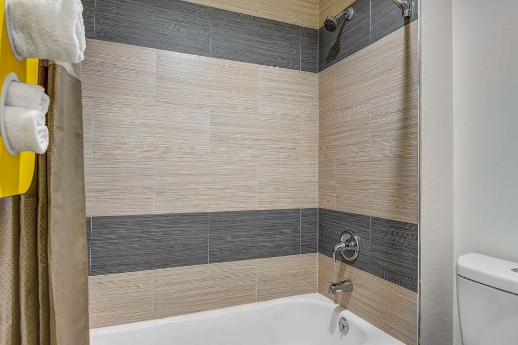 MOTEL 6 NORCROSS GA-guestroom-Guest Room,Bathroom,On-Site.jpg