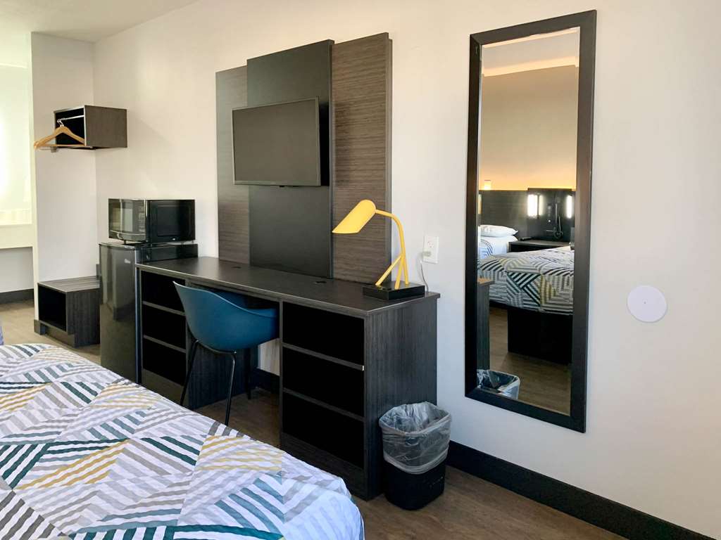 MOTEL 6 OGDEN 21ST STREET-guestroom-Guest Room,On-Site.jpg