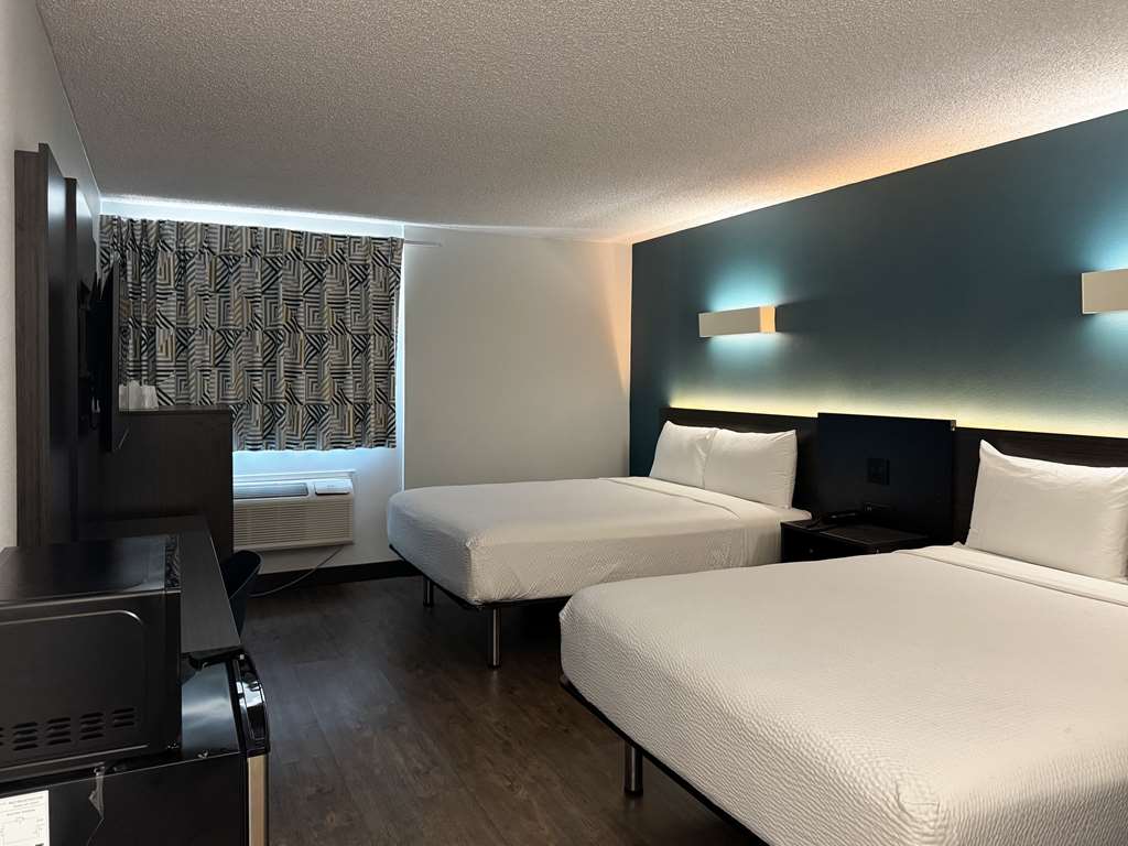 MOTEL 6 CARSON-guestroom-Guest Room,On-Site.jpg